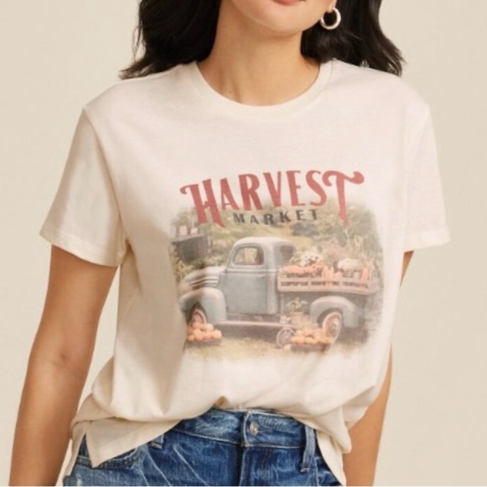 Maurice’s Harvest Market Oversized Fit
Graphic Tee
